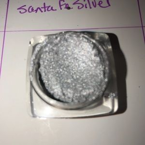 Mineral Eyeshadow in Santa Fe Silver.